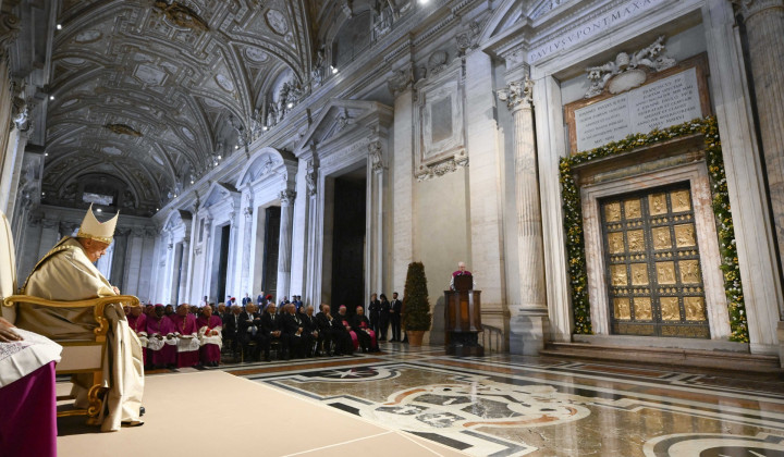 Sveta vrata v vatikanski baziliki (foto: Vatican media)