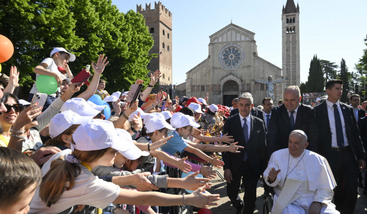Papež v Veroni (foto: Simone Risoluti/Vatican Media)