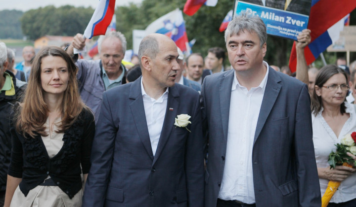 Urška Bačovnik Janša, Janez Janša in Milan Zver (foto: Daniel Novakovič/STA)