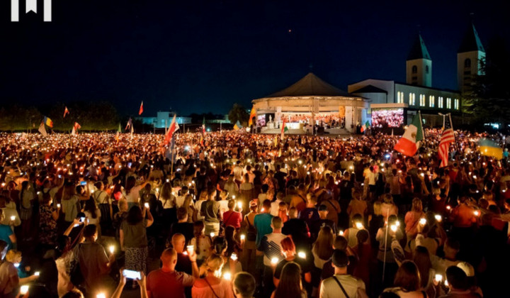 Mladi iz vsega sveta se zberejo pri Mariji (foto: Katoliska-mladina)