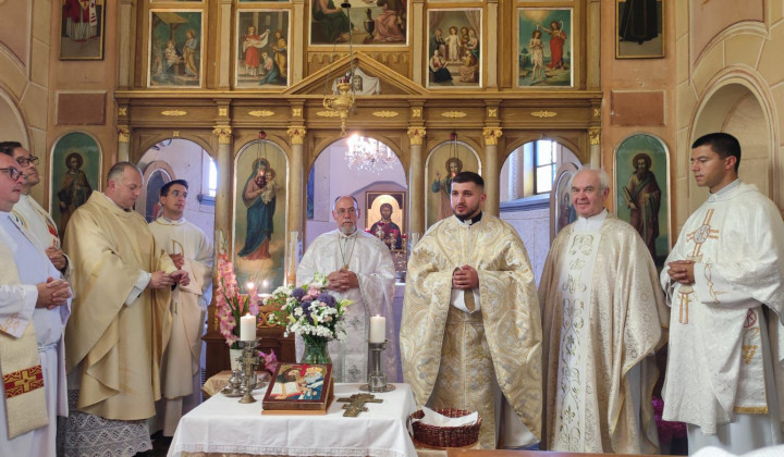 Slovesnost v grkokatoliški cerkvi v Metliki (foto: Osebni arhiv: Grkokatoliški župnik Metlike in škofov vikar Ivan Skalivskyi)