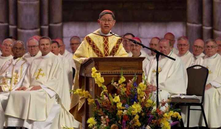 Kardinal Tagle med sveto mašo (foto: Vatican media)