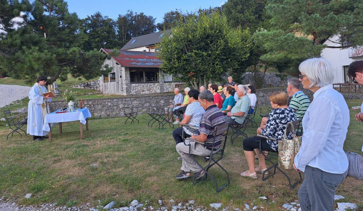 Sveta maša, ki jo je daroval duhovnik Tomaž Kodrič (foto: FB Škofijska karitas Koper)