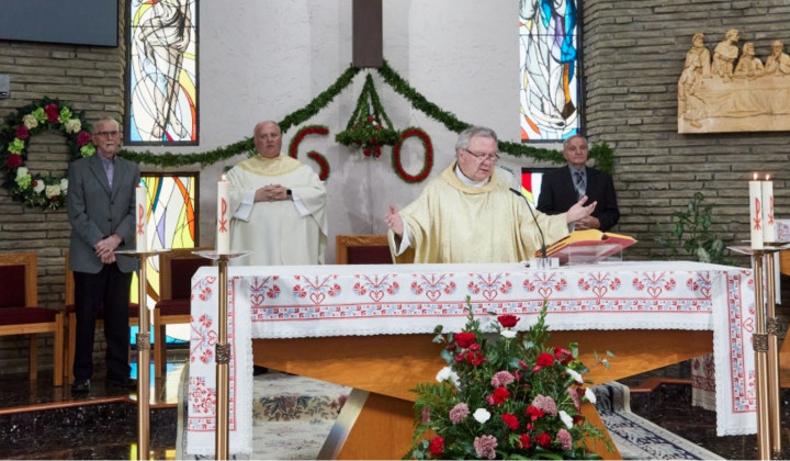 Praznovanje 60-letnice slovenske župnije v Hamiltonu (foto: Vestnik slovenske župnije v Hamiltonu)