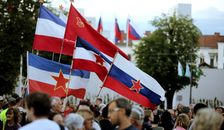 Koncert Nosil bom rdečo zvezdo  (foto: STA)