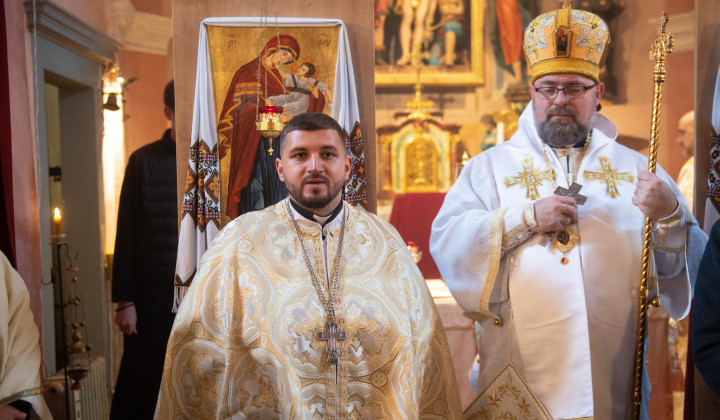 Župnik Ivan Skalivskyi in škof Milan Stipić (foto: Rok Mihevc)