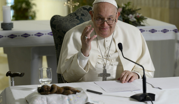 Papež Frančišek v kapeli Doma sv. Marte (foto: Vatican Media)