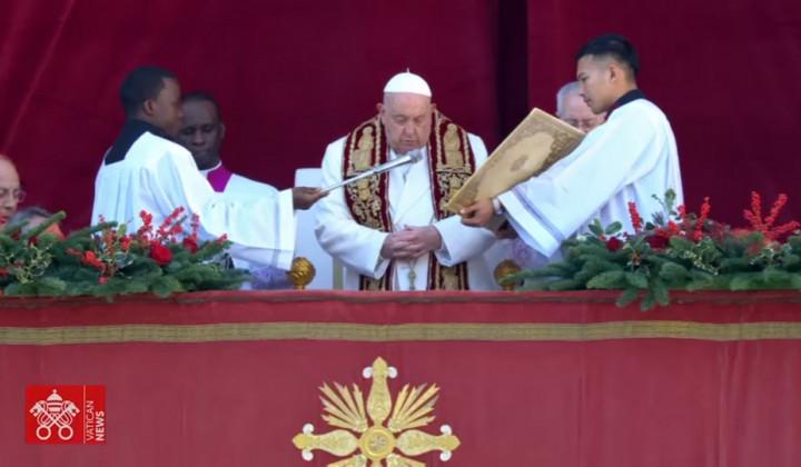 Papež podelil blagoslov mestu in svetu (foto: Vatican media/posnetek zaslona)