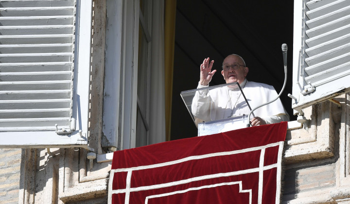 Papež po opoldanski molitvi (foto: Vatican media)