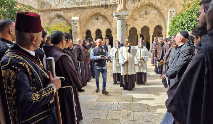 Procesija do cerkve sv. Katarine (foto: p. Peter Lavrih)