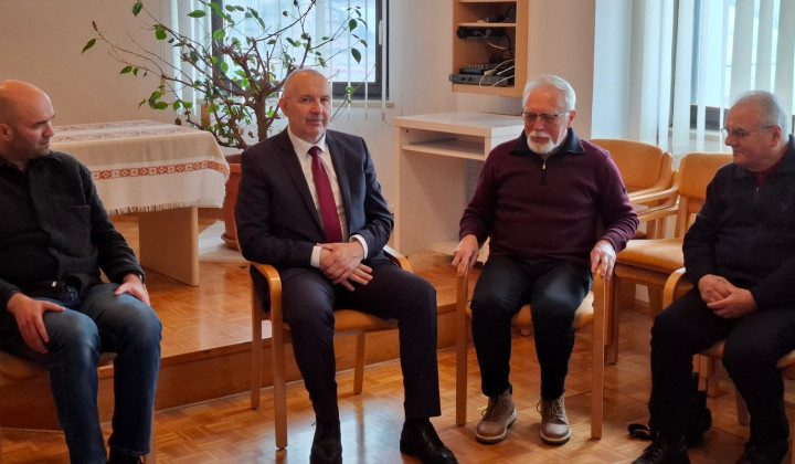 Mufti in predavatelj dr. Nedžad Grabus na srečanju med kristjani in muslimani v skupnosti fokolar v Ljubljani (foto: Marjana Debevec)