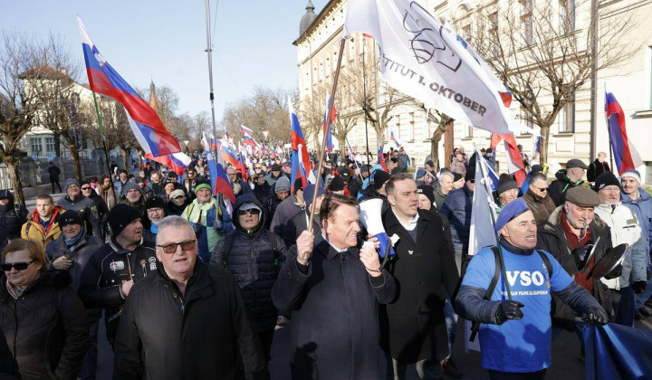 Protestni shod  (foto: FB Glas upokojencev)
