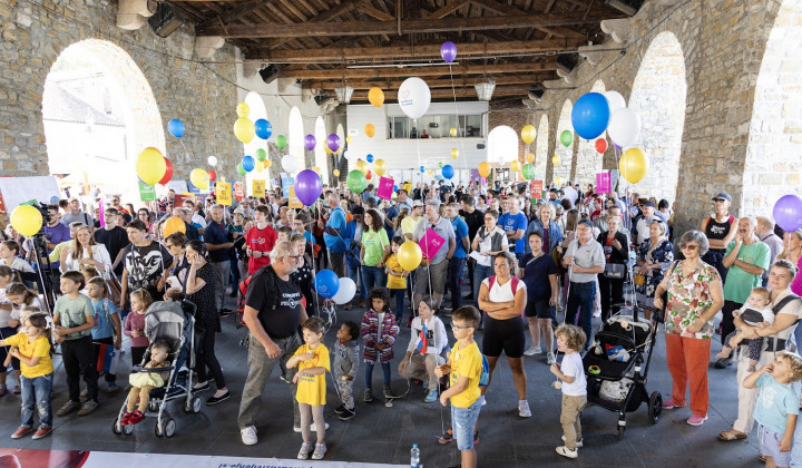 Udeleženci Pohoda za življenje 2024 v Kopru so najprej v Taverni prisluhnili pričevanjem (foto: Pohod za življenje)