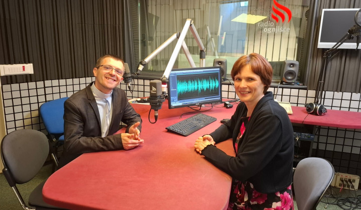 Matjaž Celarc na pogovoru v studiu Radia Ognjišče Matjaž Celarc na pogovoru v studiu Radia Ognjišče (foto: Mojca Močnik)