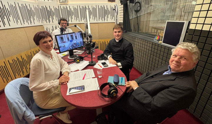 Ekipa v radijskem programu ob izvolitvi papeža Leona XVI. - Marjana Debevec, Matjaž Merljak, Rok Pogačnik in Rafko Valenčič (foto: Rok Mihevc)