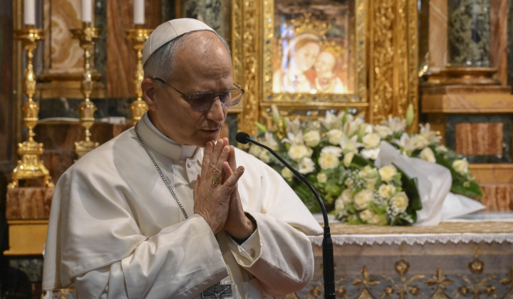 Papež Leon XIV. v avguštinski baziliki, kjer hranijo ikono Marije, Matere dobrega sveta Papež Leon XIV. v avguštinski baziliki, kjer hranijo ikono Marije, Matere dobrega sveta (foto: Vatican media)