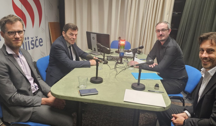 Gostje oddaje dr. Matic Pavlič, Vinko Logaj, Matevž Vidmar, Tadej Markovič Gostje oddaje dr. Matic Pavlič, Vinko Logaj, Matevž Vidmar, Tadej Markovič (foto: Eva Košak)