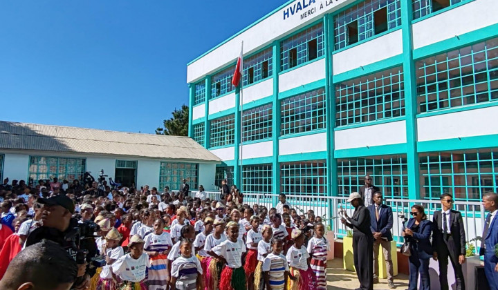 Šola na obrobju Antananariva je izrednega pomena za 550 revnih otrok Šola na obrobju Antananariva je izrednega pomena za 550 revnih otrok (foto: Slovenska karitas)