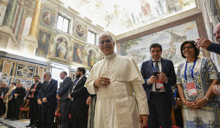 Papež z voditelji 155 različnih gibanj in skupnosti Papež z voditelji 155 različnih gibanj in skupnosti (foto: Vatican media)