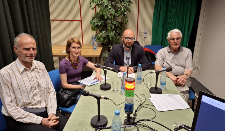 Gostje oddaje Pogovor o Miran Možina, Maša Naraločnik Sinur, Denis Kordež in Franci Gerbec Gostje oddaje Pogovor o Miran Možina, Maša Naraločnik Sinur, Denis Kordež in Franci Gerbec (foto: ARO)
