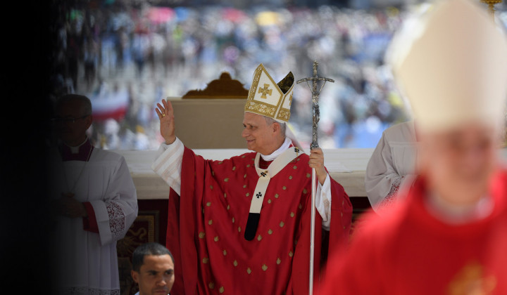 Papež Leon med sveto mašo (foto: Vatican Media)