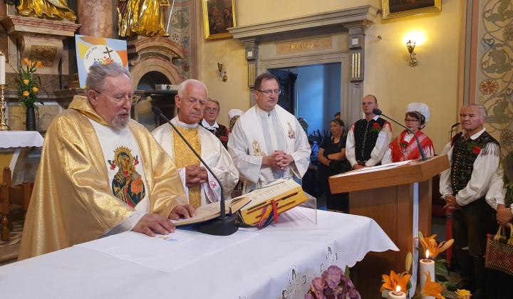Dvojna zlata maša g. Alojzija Goloba in g. Mirota Šlibarja - slavljenca (foto: Robi Kržič)