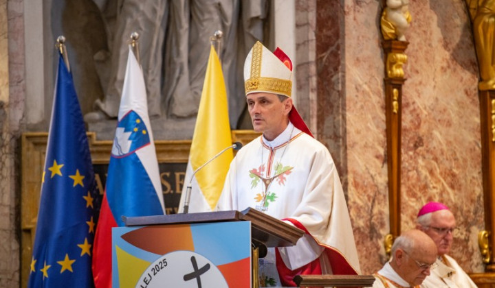 Škof Andrej Saje Škof Andrej Saje (foto: Rok Mihevc)