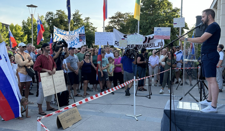 Shod v Šentjerneju Shod v Šentjerneju (foto: Aleš Kocjan/STA)