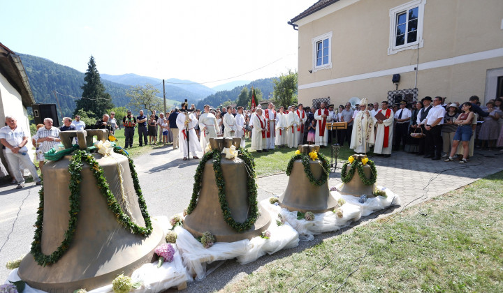 Blagoslov zvonov Blagoslov zvonov (foto: Jože Potrpin/Družina/Vatican News)