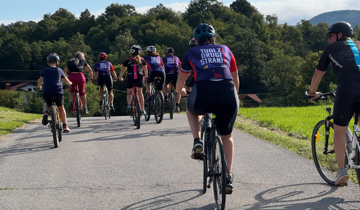 In smo zagrizli pedala na prvih kilometrih letošnjega romanja (foto: Rok Mihevc)