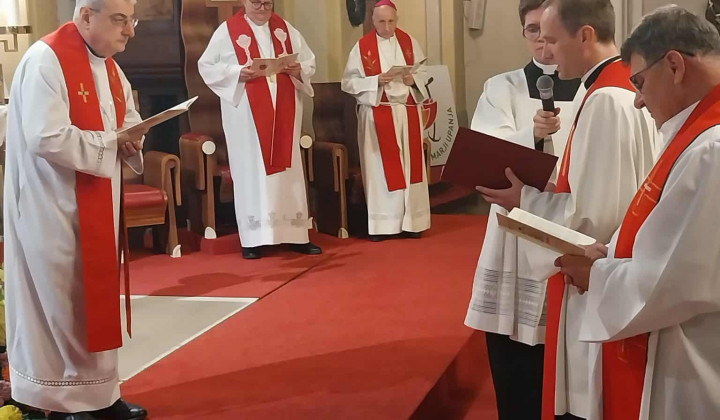 Izpoved vere novega škofa Murske Sobote Janeza Kozinca (foto: Anton Horvat)