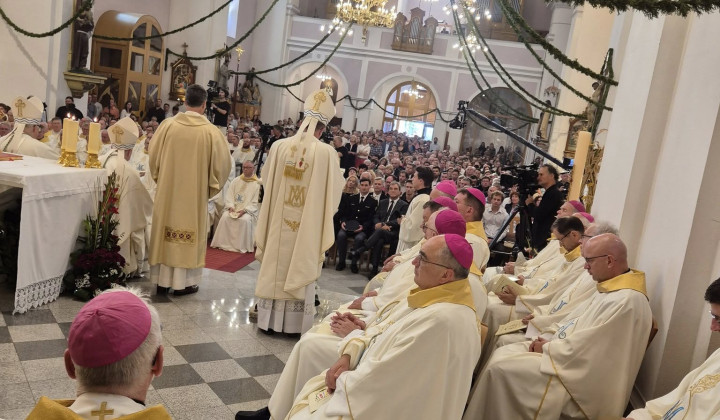 Zbrani v Črenšovcih Zbrani v Črenšovcih (foto: ARO)