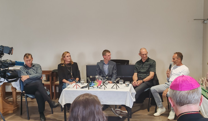 Dare Prevc, Petra Majdič, Jernej Pisk, Miran Žvanut in Roman Kejžar (foto: Marcel Krek)