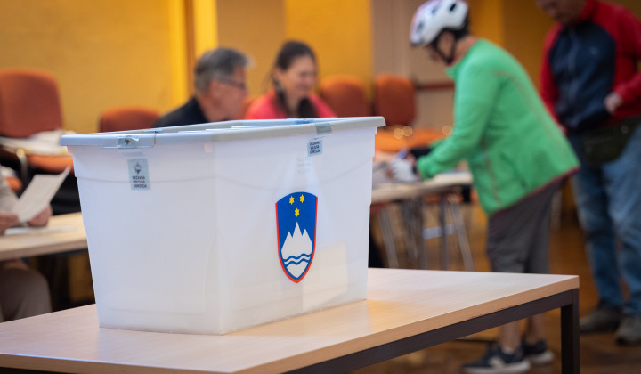 Glasovanje, volilna skrinjica, referendum (foto: Bor Slana/STA)