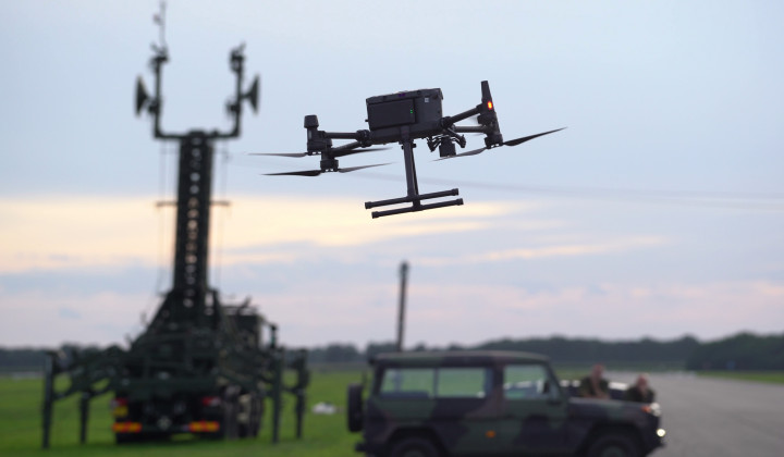 Vzlet brezpilotnega letalnika. (foto: Nato)