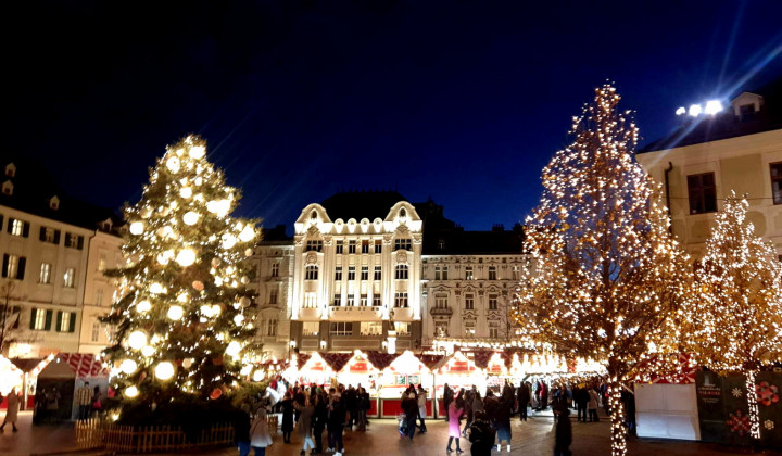 Bratislava v adventu. Bratislava v adventu. (foto: Doko, CC BY 4.0 <https://creativecommons.org/licenses/by/4.0>, via Wikimedia Commons)
