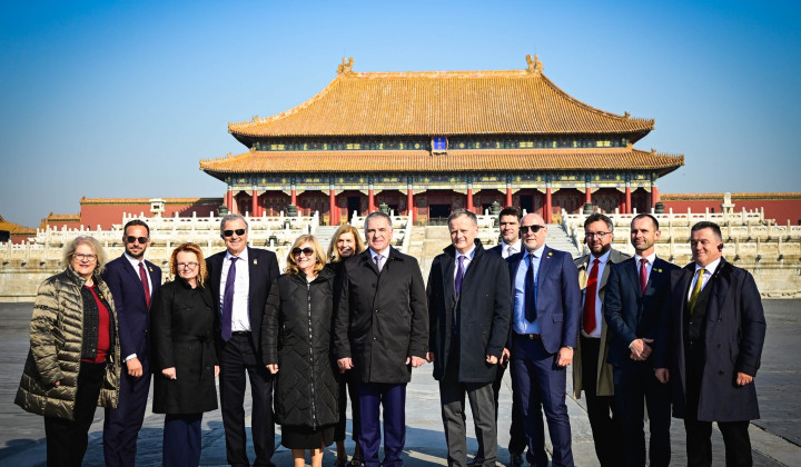 Številna gospodarska delegacija na Kitajskem (foto: Vir: FB Državni svet )