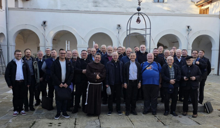 Duhovniki novomeške škofije (foto: Vir: spletna stran Škofije Novo mesto)