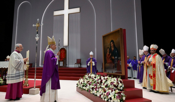 Papež med sveto mašo v Carigradu (foto: Simone Risoluti/Vatican Media)