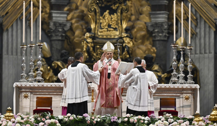 Papež Leon med mašo z zaporniki  (foto: Vatican Media)