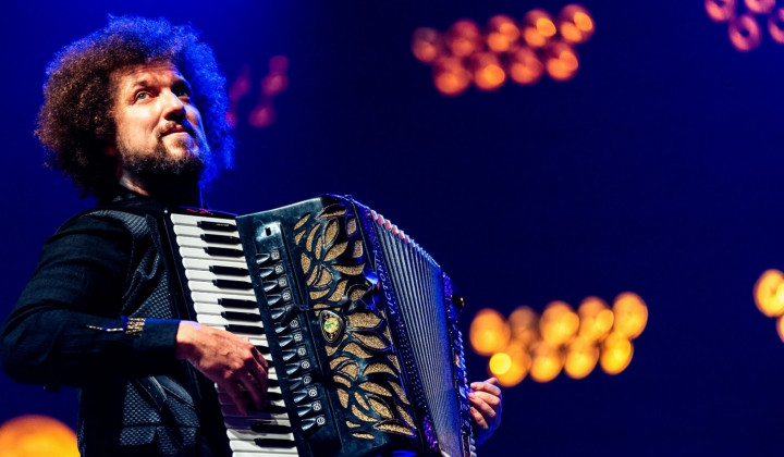 Na Dan samostojnosti se Janez Dovč z glasbenimi prijatelji vrača na veliki oder ljubljanskega Cankarjevega doma  (foto: Osebni arhiv)