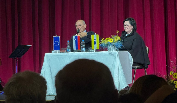 Pogovor v Mengšu (foto: Vir: x SDS)