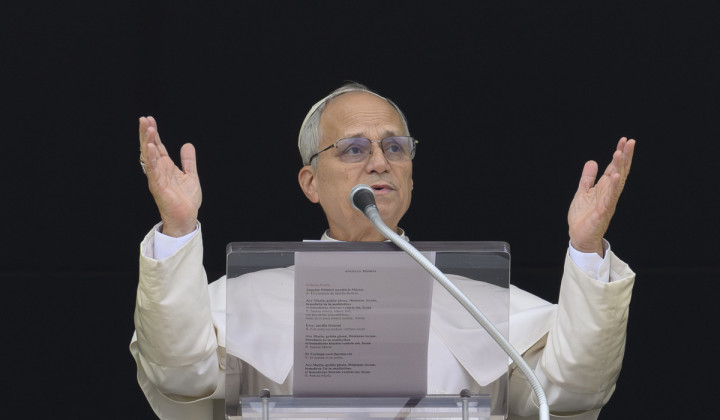 Papaž tudi danes nagovoril vernike po opoldanski molitvi (foto: Elisabetta Trevisan)