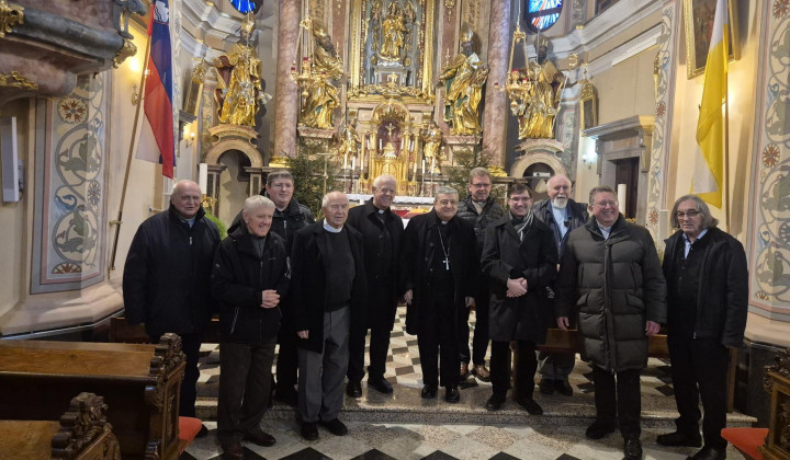 Bolnišnični duhovniki na njihovem letnem srečanju na Dobrovi (foto: Anže Cunk)