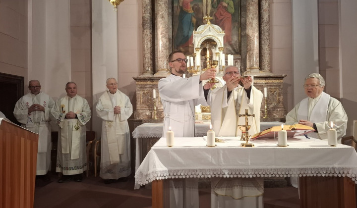 Mašo je daroval nadškof Stanislav Zore (foto: Marjana Debevec)