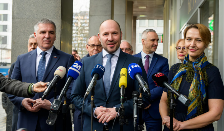 Marko Lotrič, Jernej Vrtovec in Tina Bregant (foto: Rok Rakun)