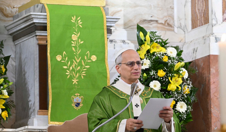 Papež v Ostiji (foto: Vatican Media)