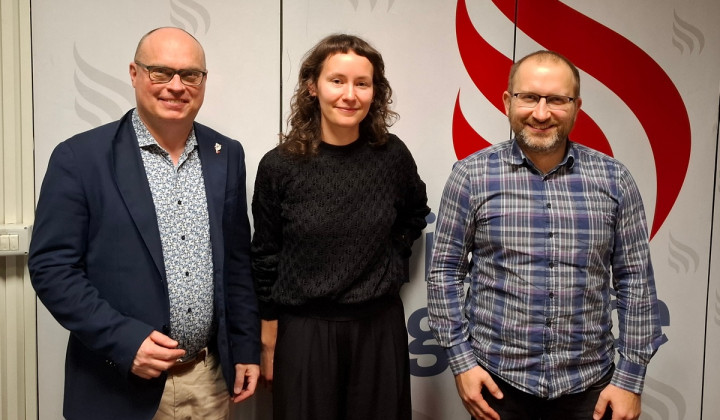 Gostje oddaje (z desne) Dan Podjed, Manca Kok in Benjamin Tomažič (foto: ARO)