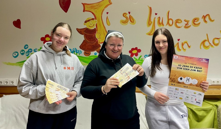 V rubriki Življenje išče pot smo gostili s. Uršo Šebat in dijakinji Mirjam Bukovšek ter Julijo Zupan (foto: osebni arhiv)