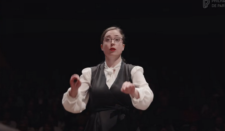 Dirigentka Mojca Lavrenčič (foto: posnetek zaslona)